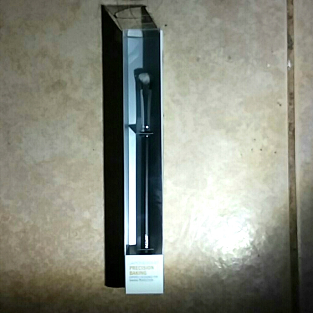 Japonesque Precision Baking Brush BP-712 nib